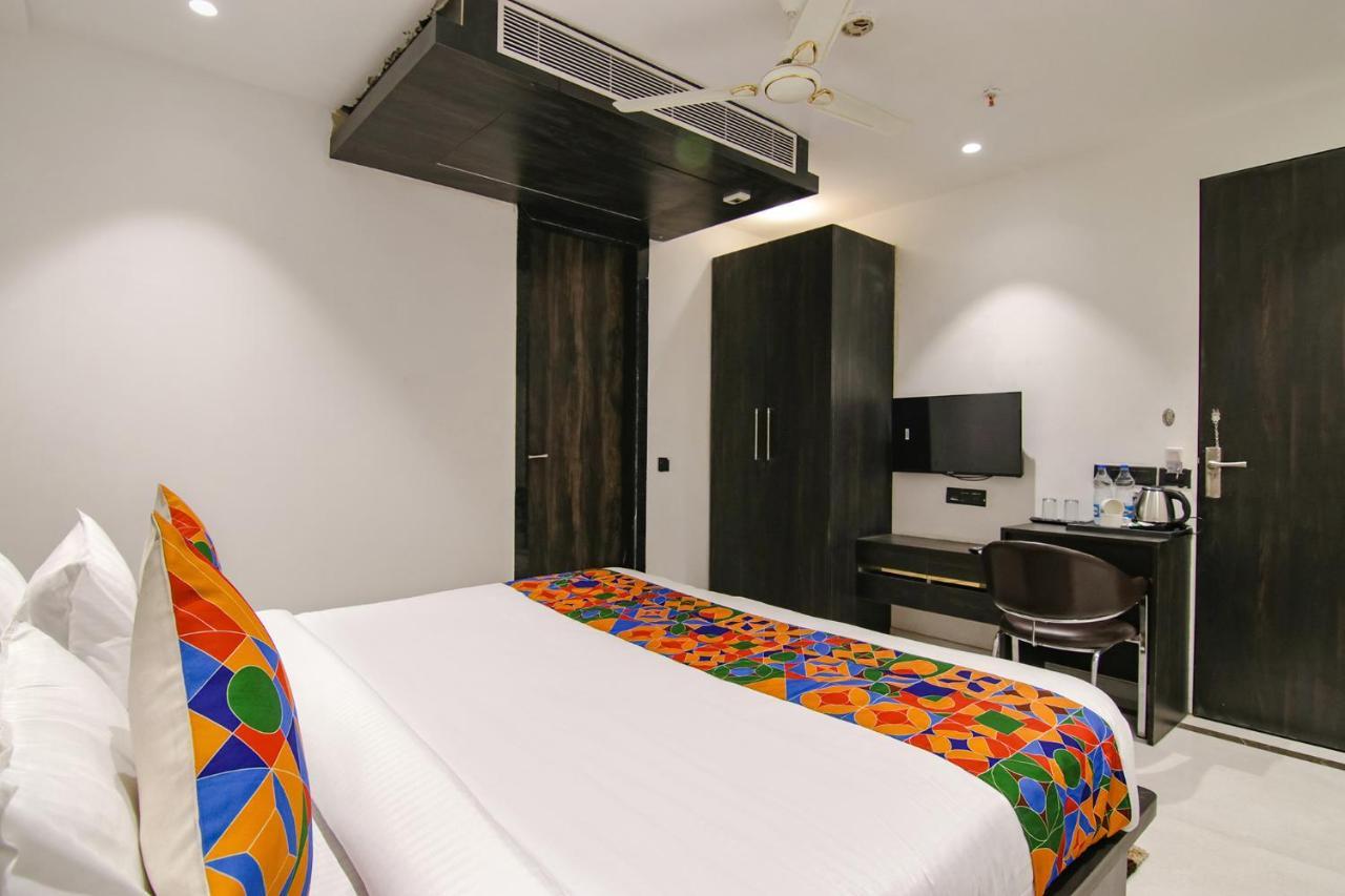 Fabhotel Greysky New Delhi Bagian luar foto