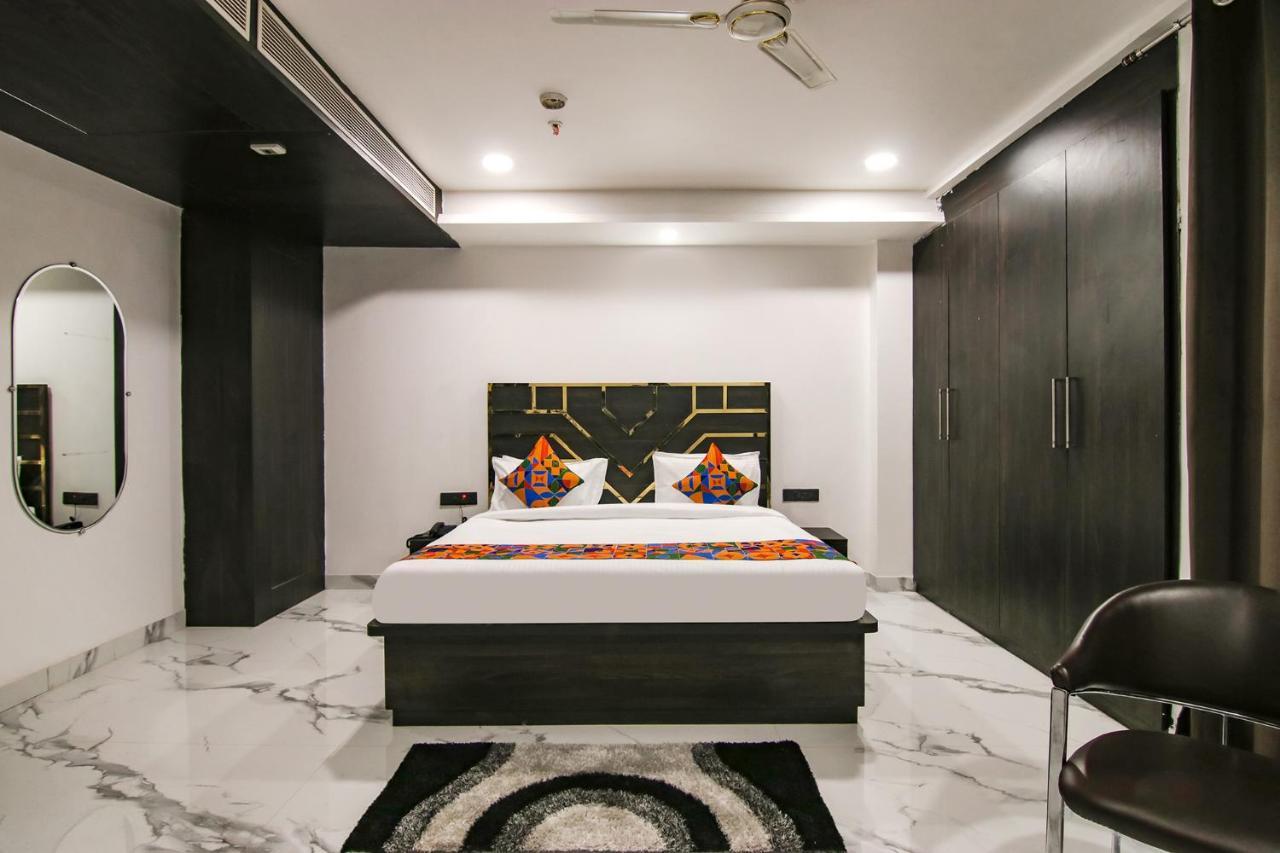 Fabhotel Greysky New Delhi Bagian luar foto