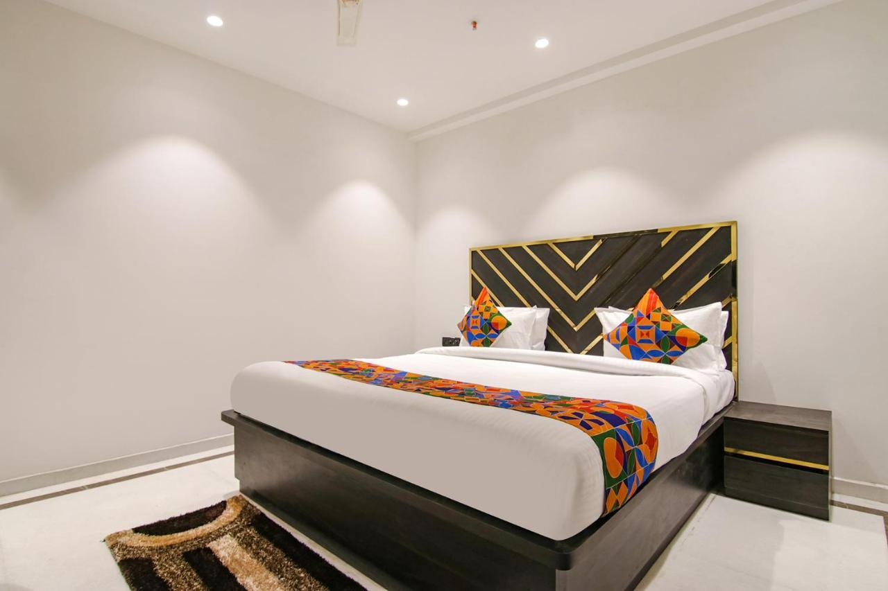 Fabhotel Greysky New Delhi Bagian luar foto