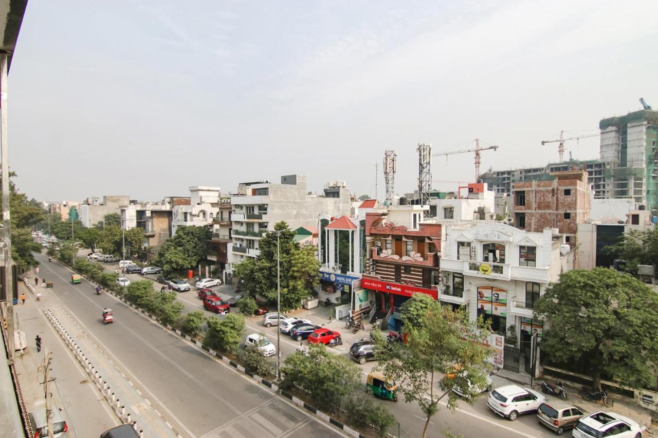 Fabhotel Greysky New Delhi Bagian luar foto
