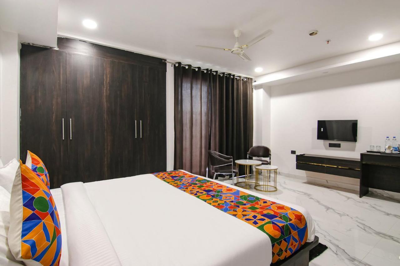 Fabhotel Greysky New Delhi Bagian luar foto